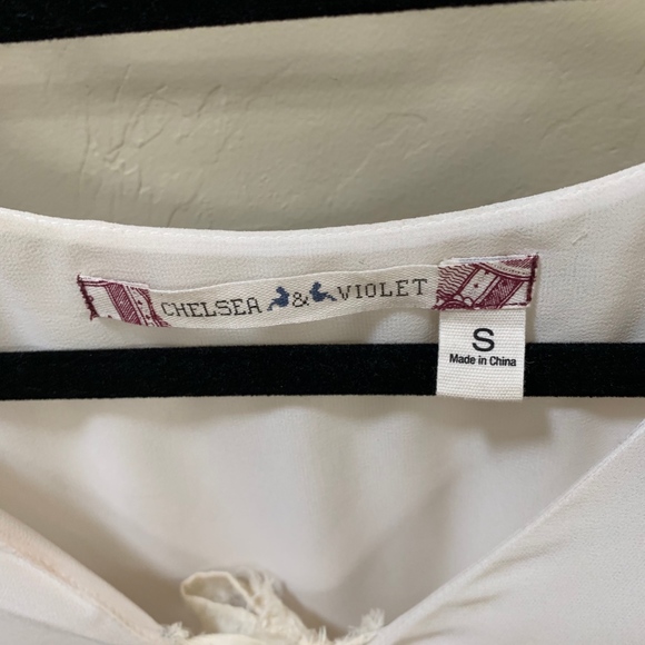 Chelsea and violet flowy blouse - Picture 6 of 6